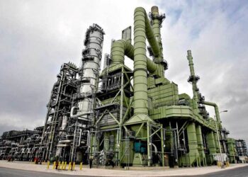 خطر کاهش 1.5 میلیارد دلاری صادرات هیدروکربنی مینی ریفاینری / دلایل باقی ماندن لیست شرکتهاي هیدروکربنی در بین شرکت هاي مشمول بند 2