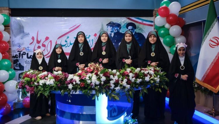 پنجمین شب برنامه (ایران ۴۵) به شهدای مدافع سلامت تقدیم شد