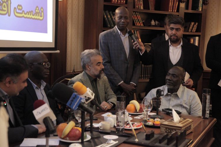 تلاش ما کمک به رشد و شکوفایی صادرات کشور با کمک نخبگان و شرکت های بخش خصوصی است