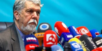 «وقتی دبیر جشنواره خودش ضعف ساختاری را افشا می‌کند»