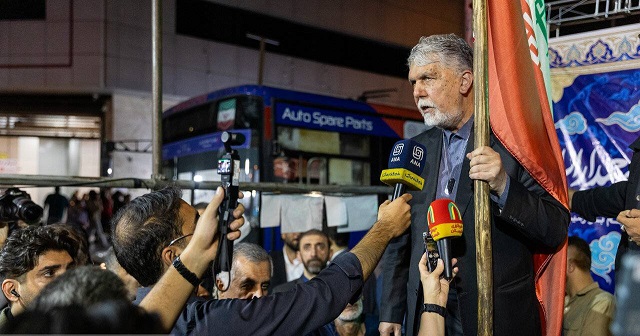 انتقاد تند از وزیر ارشاد؛ «پرچمداری» یا پاسخ به عملکرد؟